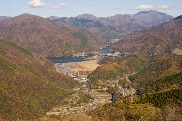 これは神奈川県足柄上郡山北町の街の風景写真