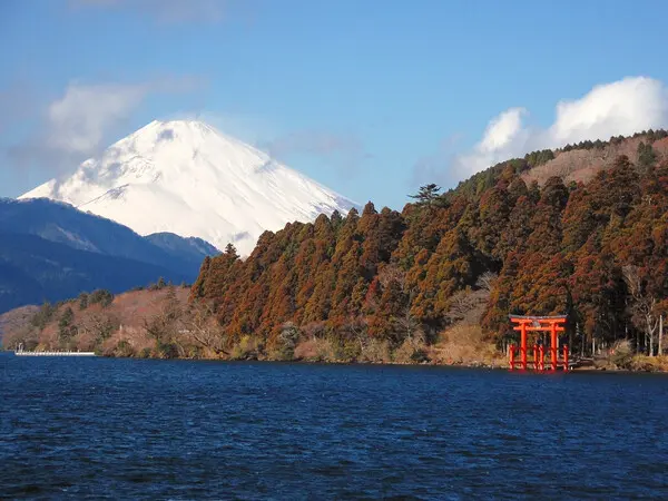 これは神奈川県足柄下郡箱根町の街の風景写真