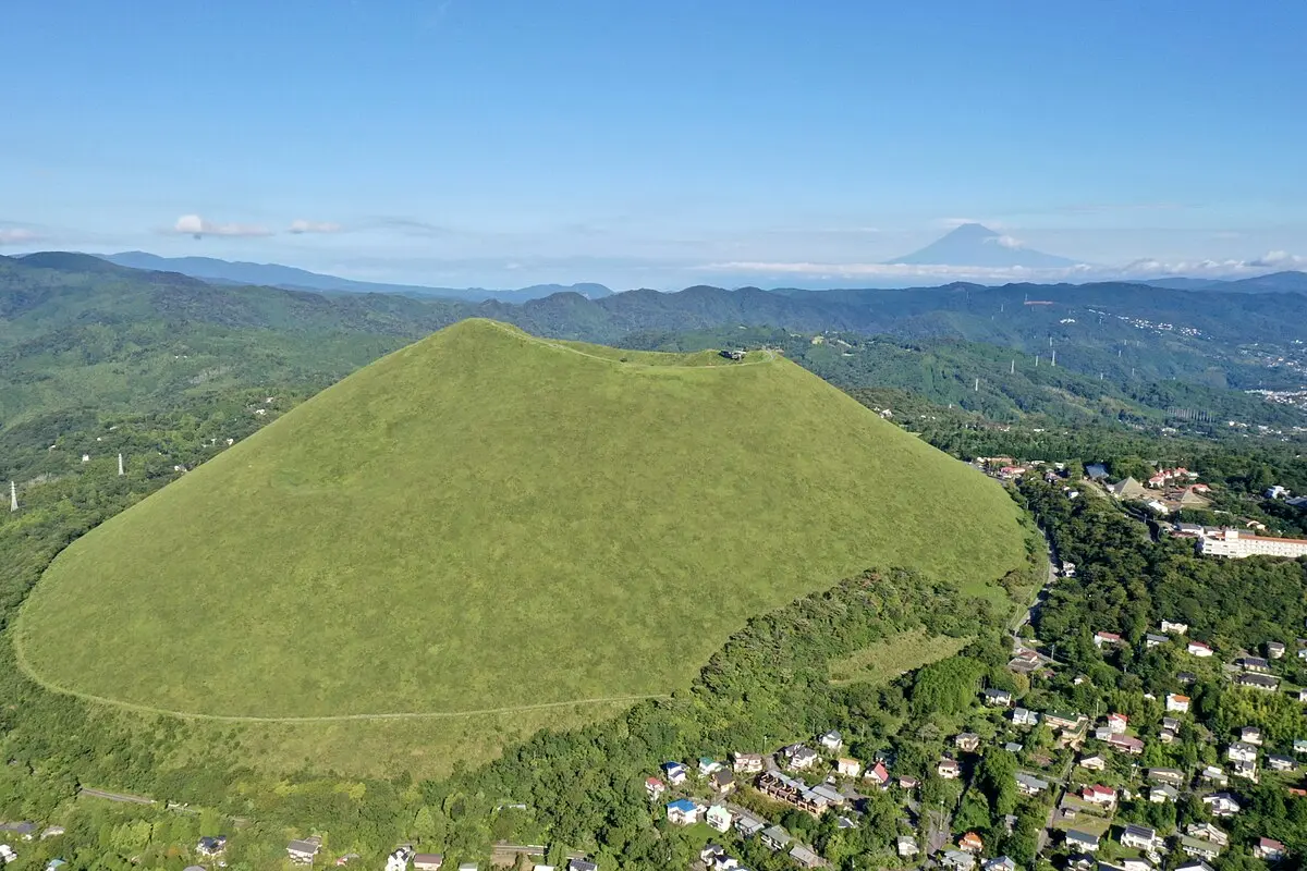 これは静岡県伊東市の街の風景写真