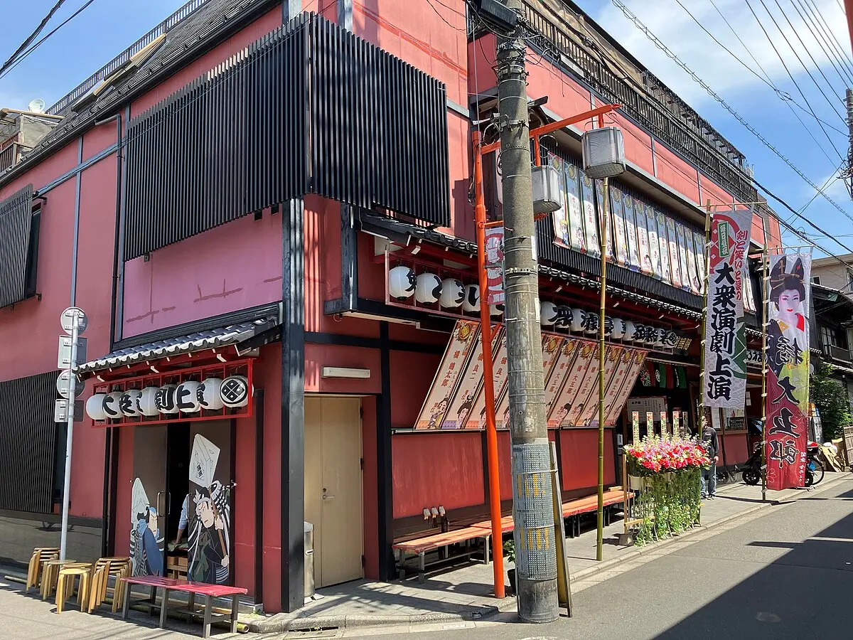 これは東京都北区の街の風景写真