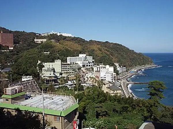 これは静岡県賀茂郡東伊豆町の街の風景写真