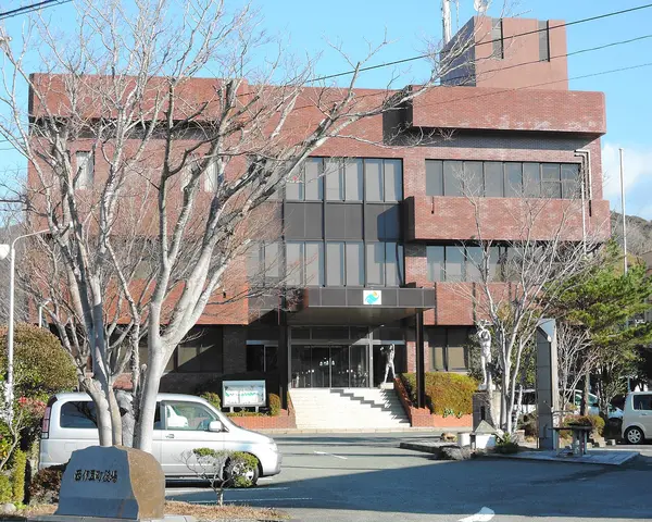 これは静岡県賀茂郡西伊豆町の街の風景写真